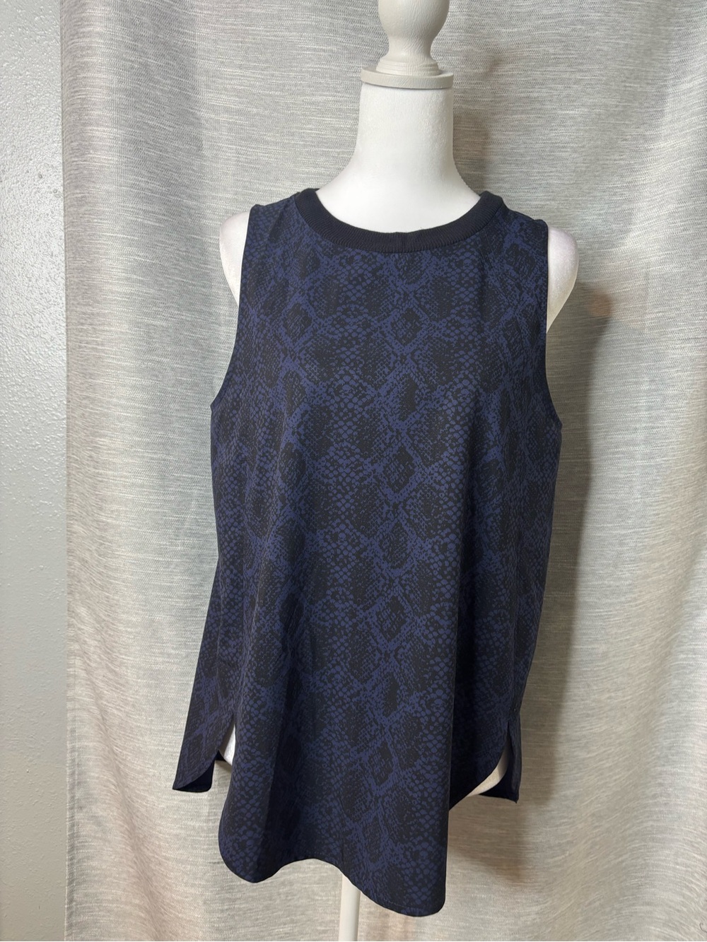 Athleta Navy Blue Snake-Pattern Sleeveless Tank